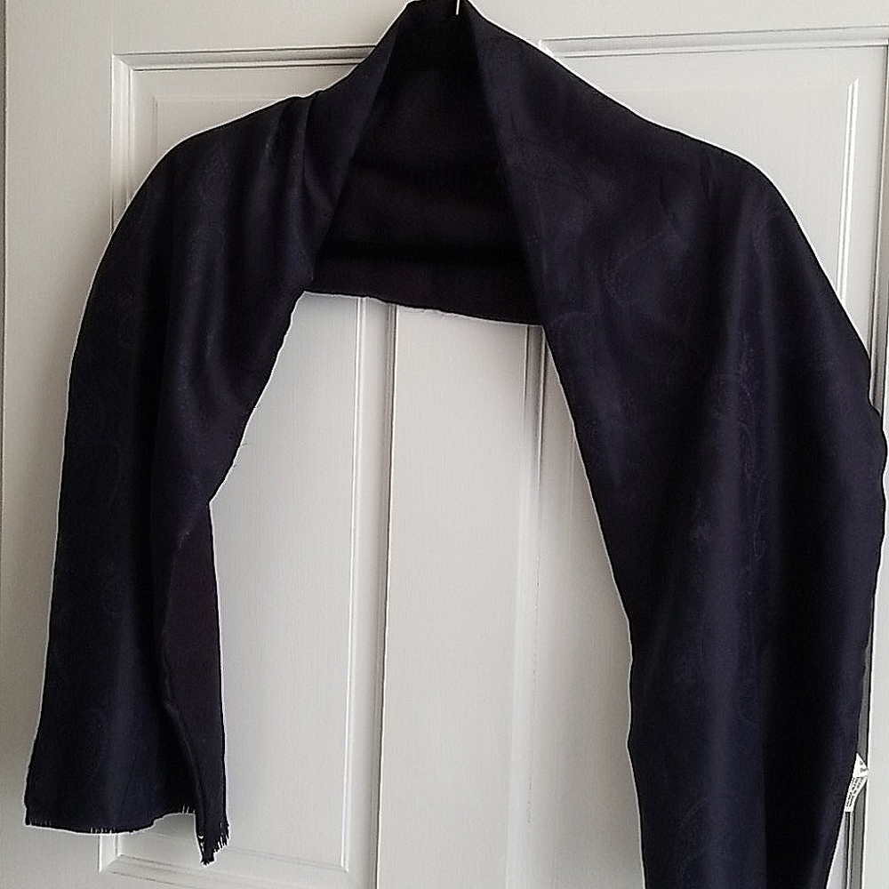 Ladies Berkshire navy scarf